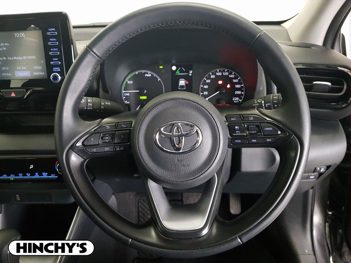 Toyota Toyota Yaris241 Yaris 1 5 Hybrid Luna 4D
